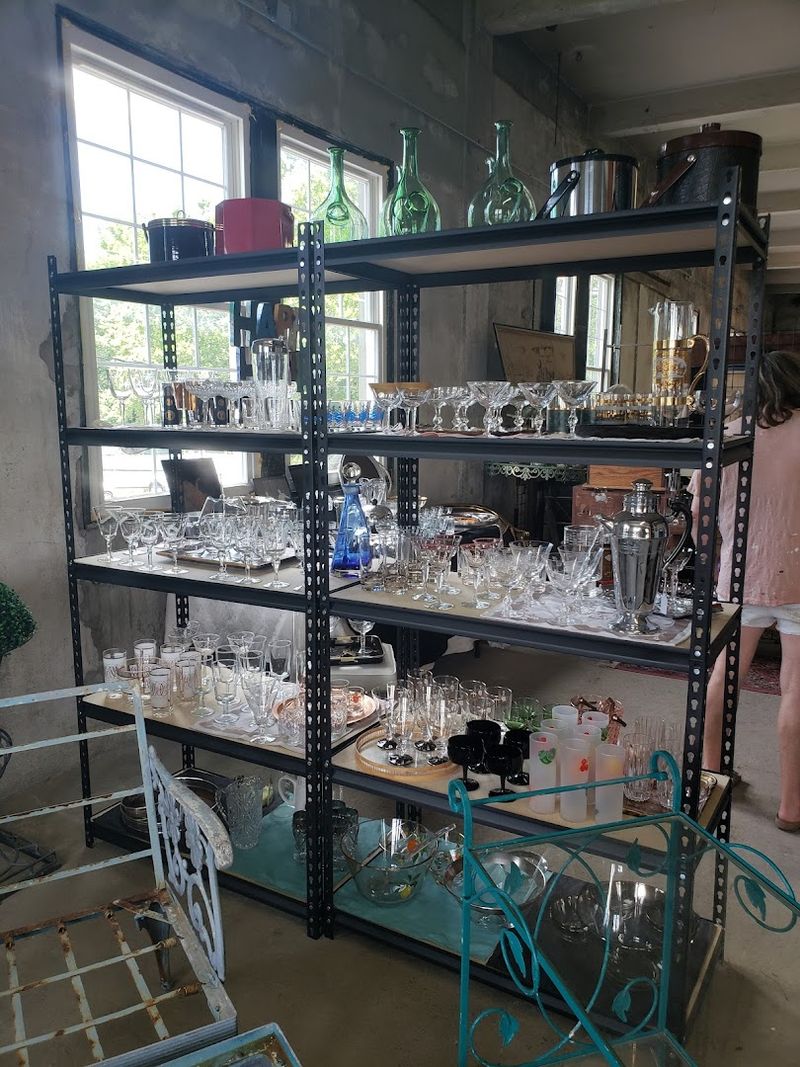 10 Maryland Antique Stores Packed With Vintage Treasures And Bargains - Decor Hint The Distillery Collective