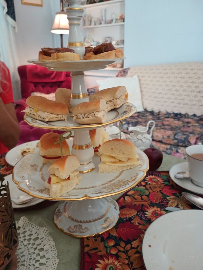 These 11 Michigan Tea Rooms Have Been Giving People A Reason To Slow Down And Enjoy The Weekend - Decor Hint English Cottage Tea