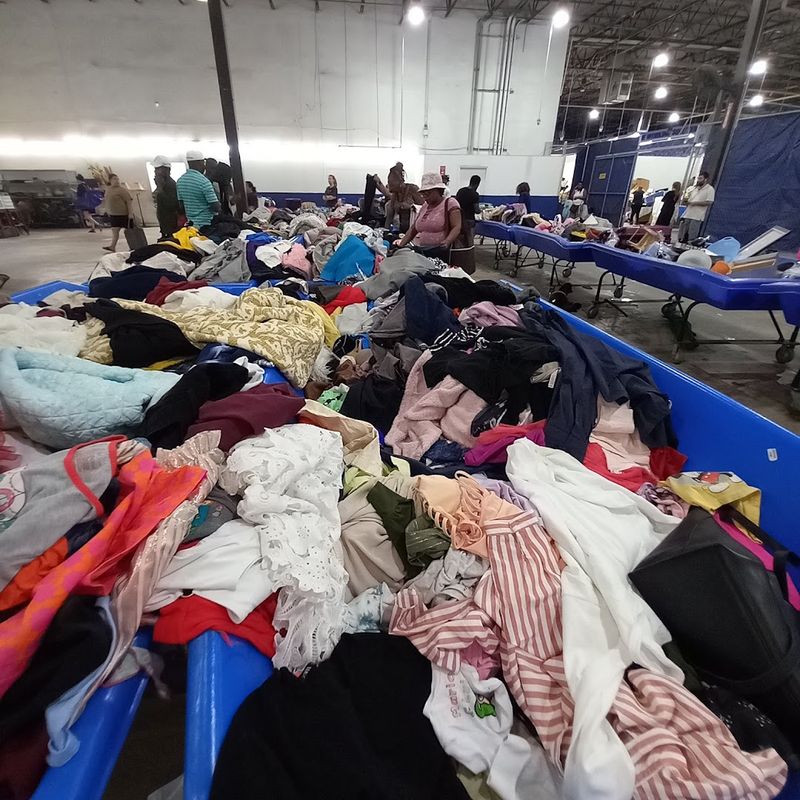 14 Massive Florida Thrift Stores Treasure Hunters Cannot Stop Exploring - Decor Hint Goodwill Outlet Bin Store