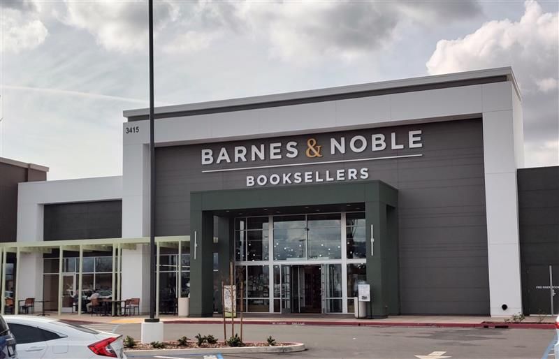 Barnes & Noble Visalia