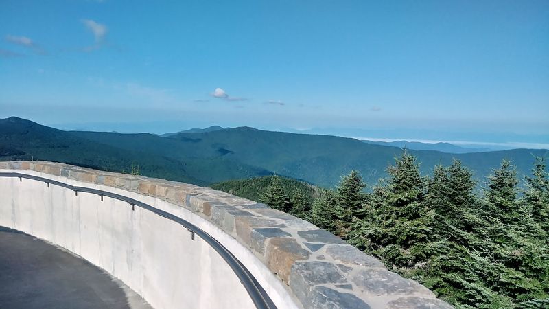 12 North Carolina Summer Day Trips That Are Big On Fun And Easy On The Wallet - Decor Hint Cool Mountain Air At The Highest Point East Of The Mississippi