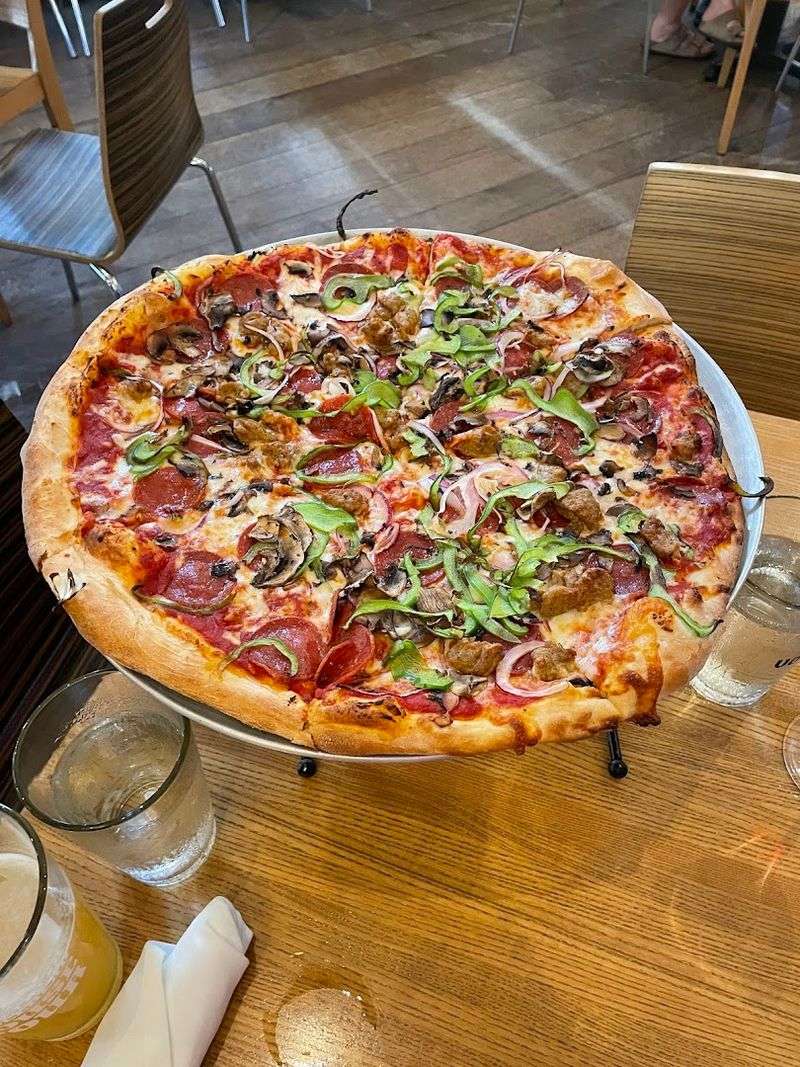Vermont Patio Spots That Feel Quiet But Serve Incredible Food - Decor Hint Piecasso Pizzeria & Lounge