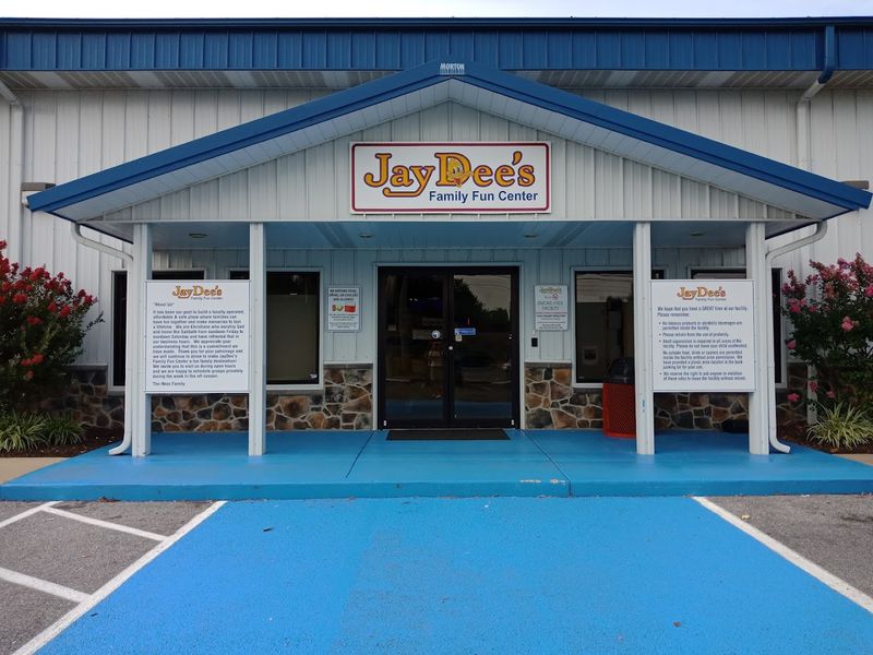 Why JayDee's Deserves A Spot On Your Weekend List
