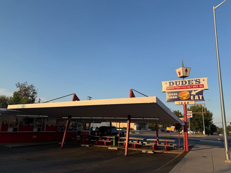 Dude's Drive Inn, Redding