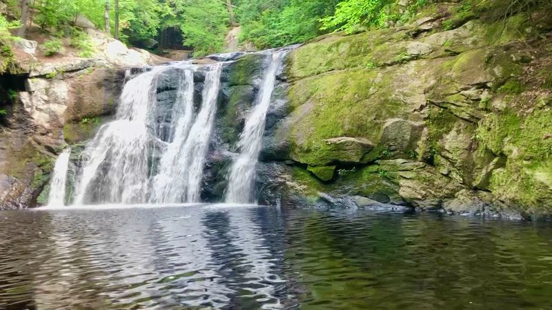 Affordable Spring Adventures In Massachusetts That Are Totally Worth The Drive - Decor Hint Doane's Falls