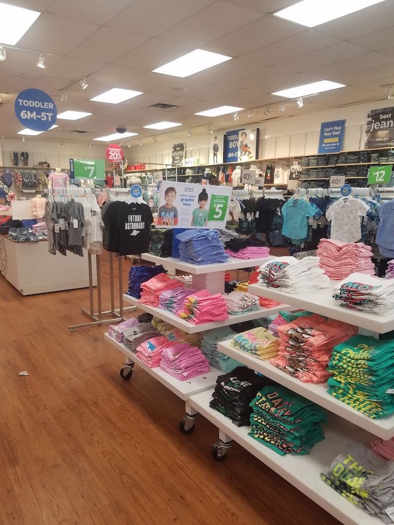 This Florida Outlet Mall Makes Every Extra Mile Feel Worth It - Decor Hint Hidden Perks Most Shoppers Miss