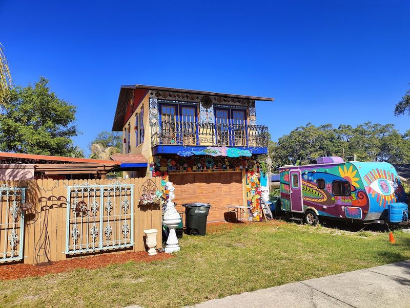 This Enchanting Florida Garden Feels Like Something From A Fantasy Novel - Decor Hint Safety Harbor As The Perfect Backdrop