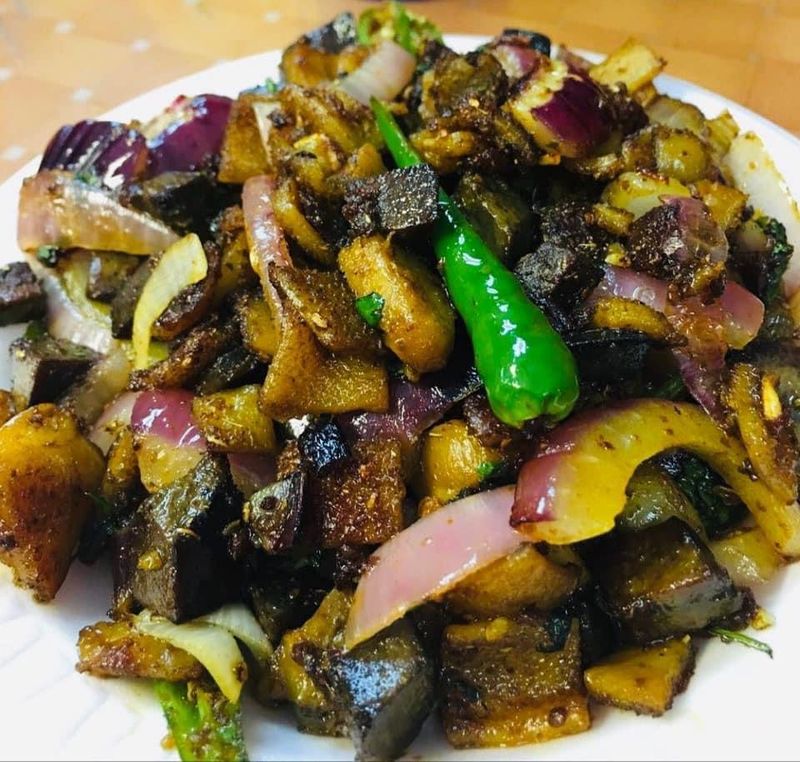 This Maryland Café Is Becoming The Go-To Spot For Comforting Indian Meals - Decor Hint Vegetarian Options That Satisfy