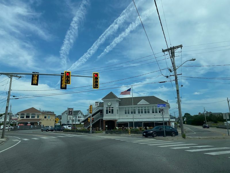 10 Charming Rhode Island Cities Where Summer Feels Absolutely Magical - Decor Hint Middletown