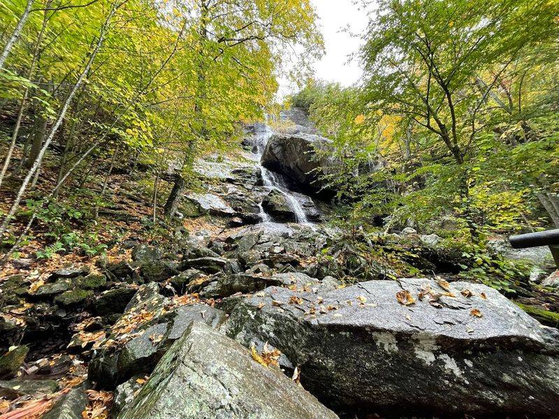 Apple Orchard Falls Trailhead, Blue Ridge Parkway, Buchanan