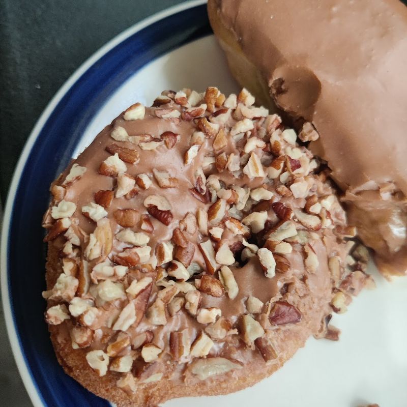 This Simple Missouri Bakeshop Proves Great Donuts Do Not Need Fancy Packaging - Decor Hint Maple Walnut Donuts That Taste Like A Fall Morning In Pastry Form