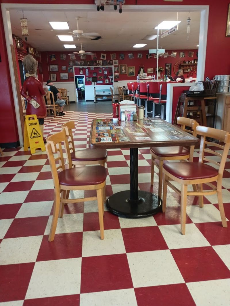Hillview Family Diner