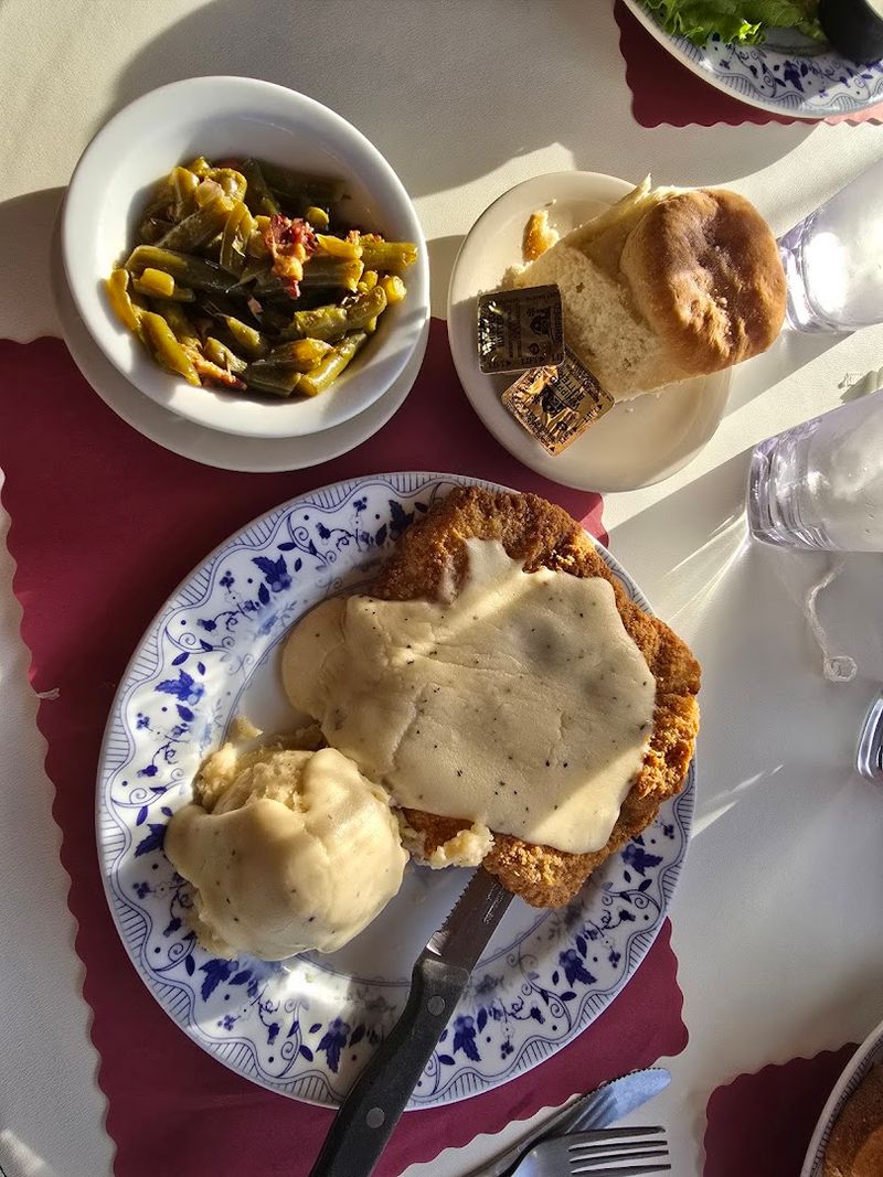 Missouri Has 10 Restaurants Where The Wait Has Become Part Of The Experience Because The Food Makes It Worth It - Decor Hint The Blue Owl Restaurant And Bakery