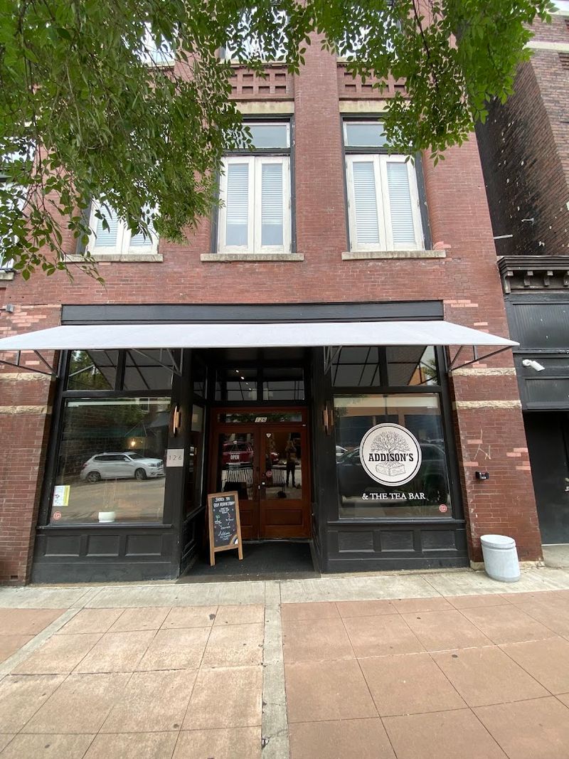Book Lovers Could Spend All Day Inside This Charming Two-Story Tennessee Bookstore - Decor Hint A Downtown Knoxville Address Worth Finding