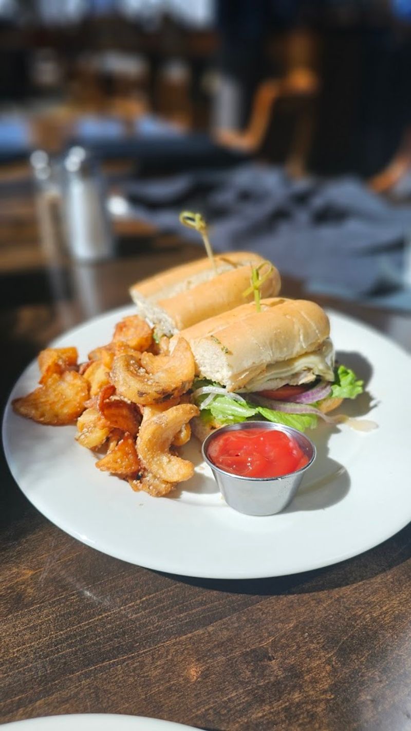 Food And Dining Options