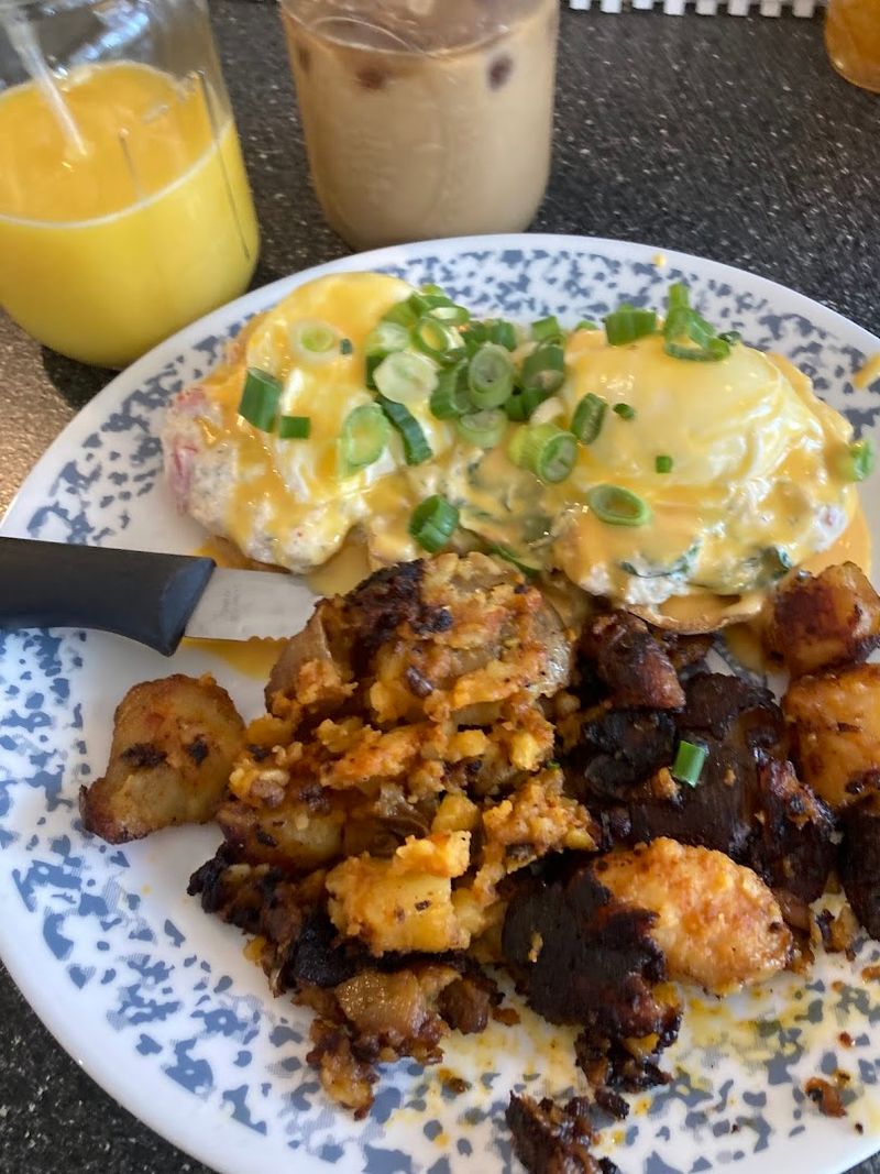 This Cozy Connecticut Eatery Makes Early Mornings Feel Completely Worth It - Decor Hint Vegan And Veggie Friendly