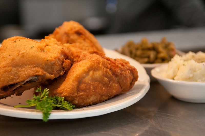 This Kentucky Breakfast Spot Feels Like Pure Comfort From The First Bite - Decor Hint Fried Chicken Done Right