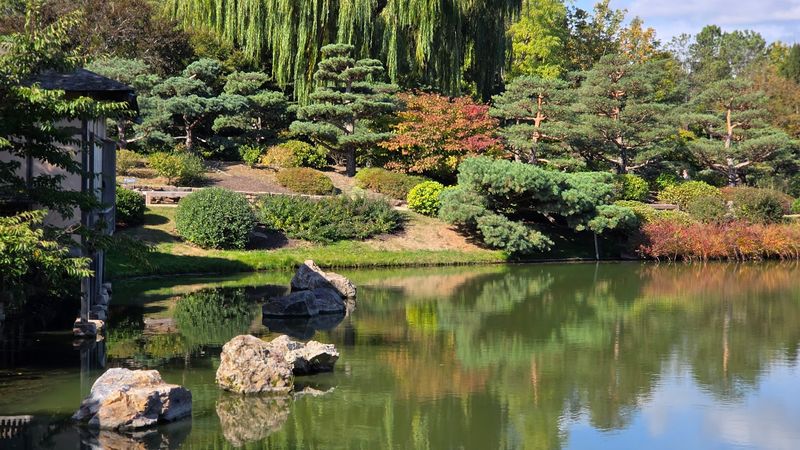 13 Illinois Day Trips That Offer Amazing Scenery For Less Than $65 - Decor Hint Chicago Botanic Garden