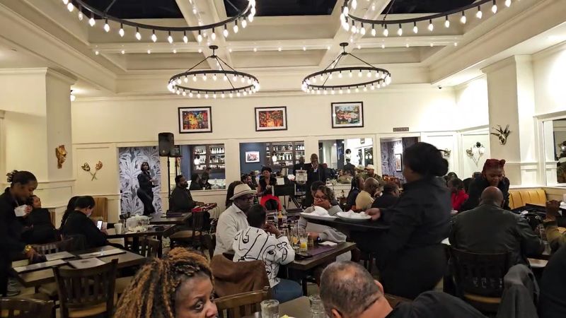 Louisiana Bistreaux Seafood Kitchen Perimeter