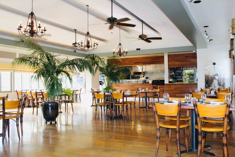 11 Elegant Hawaii Restaurants Worth Planning A Special Dinner Around - Decor Hint Merriman's Waimea