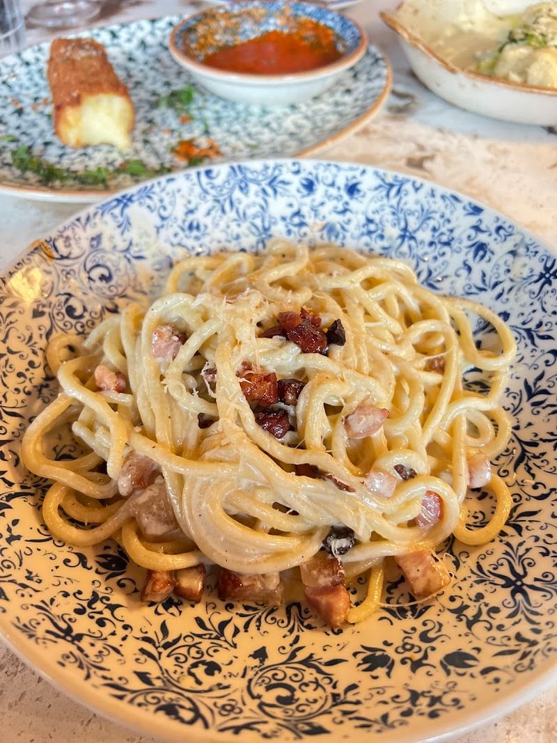 Mia's Italian Kitchen