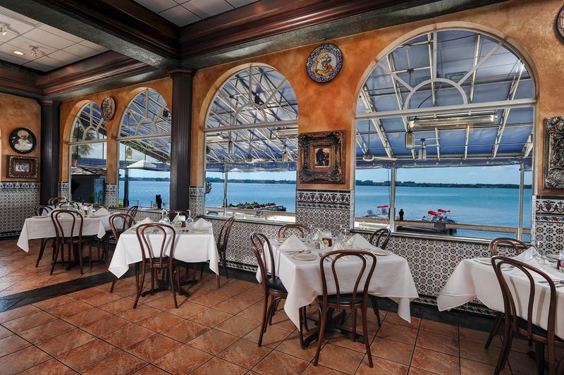 These 15 Florida Waterfront Restaurants Deliver Great Food And Beautiful Surroundings - Decor Hint Columbia Restaurant Sand Key