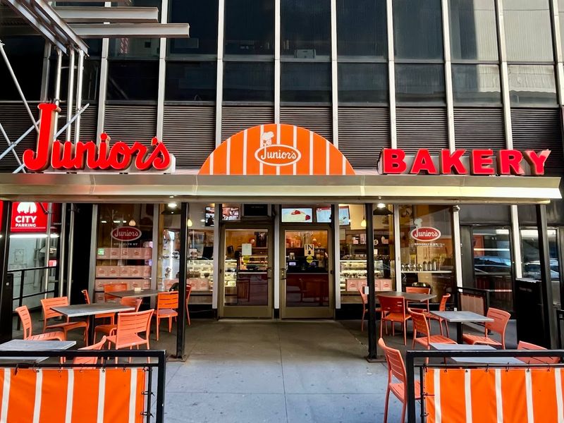 Junior's Restaurant & Bakery