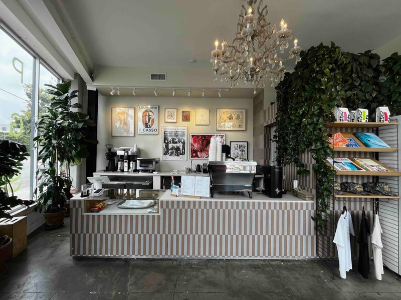 11 California Cafés Where Nobody Seems In A Hurry And That Helps The Whole Mood - Decor Hint Palm Grove Social, Los Angeles