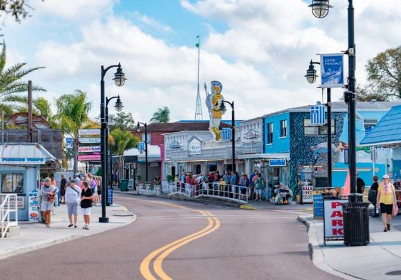 10 Beautiful Florida Spots That Rarely Make The Travel Guides - Decor Hint Tarpon Springs Sponge Docks