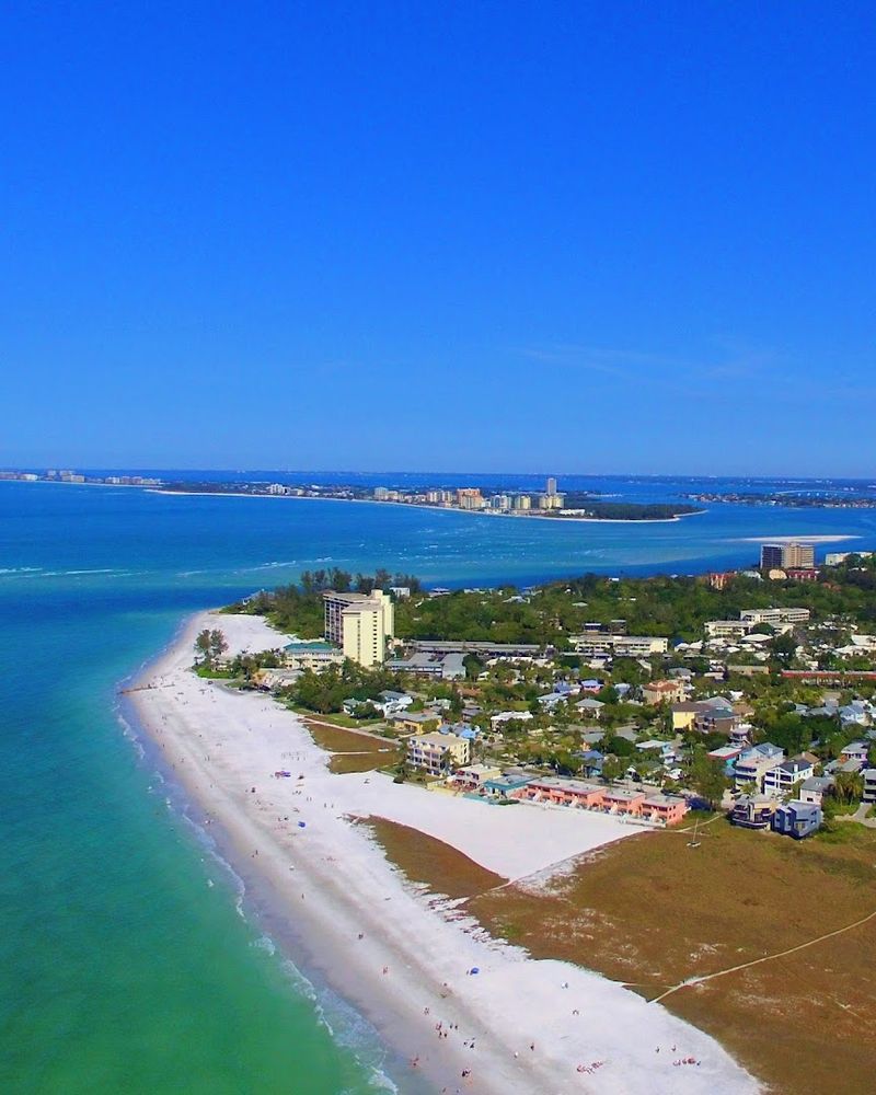 These Florida Beach Towns Feel Like A Coastal Daydream Come To Life - Decor Hint Siesta Key