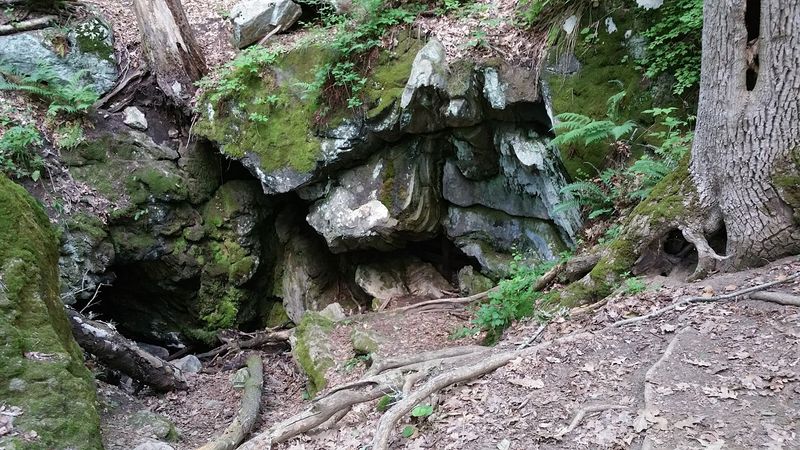 Tory's Cave, New Milford