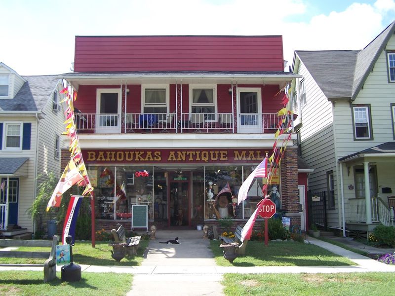10 Maryland Antique Stores Packed With Vintage Treasures And Bargains - Decor Hint Bahoukas Antique Mall & Beer MuZeum