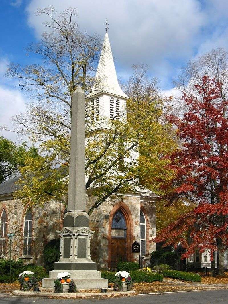 10 Sleepy Small Connecticut Towns That Actually Have The Best Food In The State - Decor Hint Kent, Connecticut