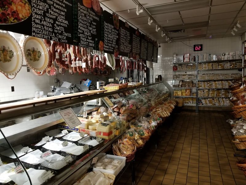 Liuzzi Gourmet Food Market, North Haven