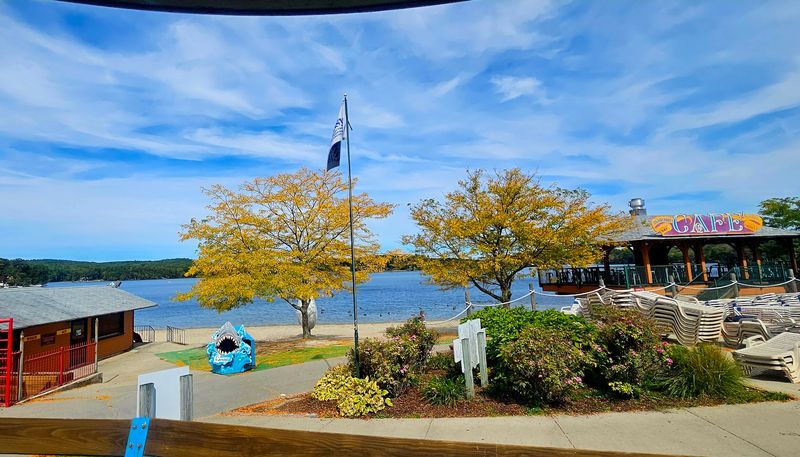 This Giant Connecticut Waterpark Is A Summer Paradise Come True - Decor Hint Food And Snacks That Keep Everyone Energized
