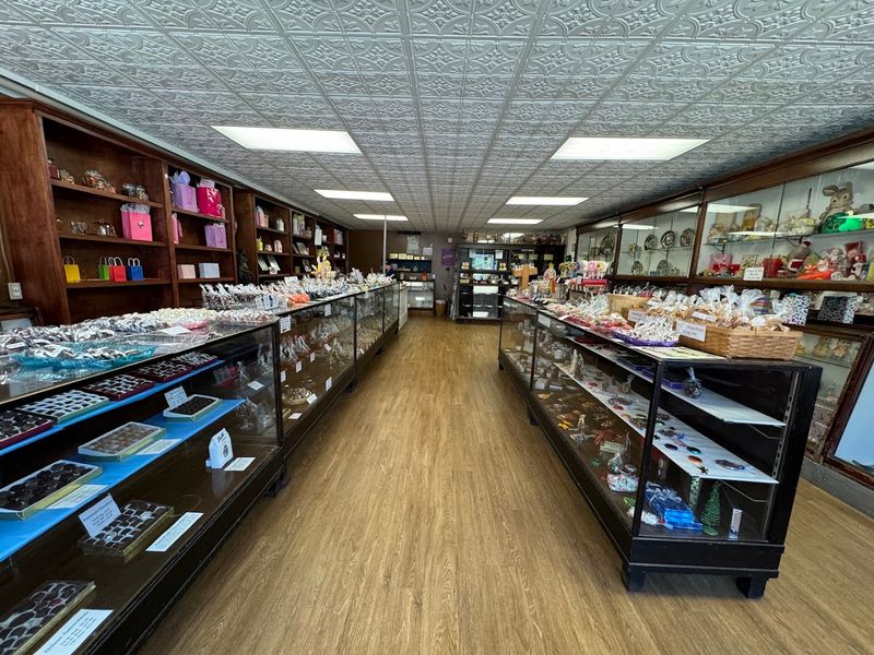 Kentucky's Most Beloved Old-Time Candy Destination Bringing Back The Magic - Decor Hint Fair Pricing That Makes Quality Candy Accessible