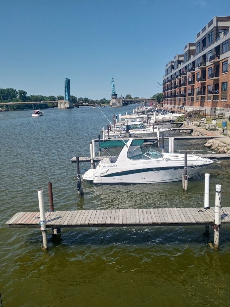 Waterfront Life Here