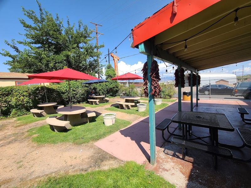 Eating Outside, New Mexico Style