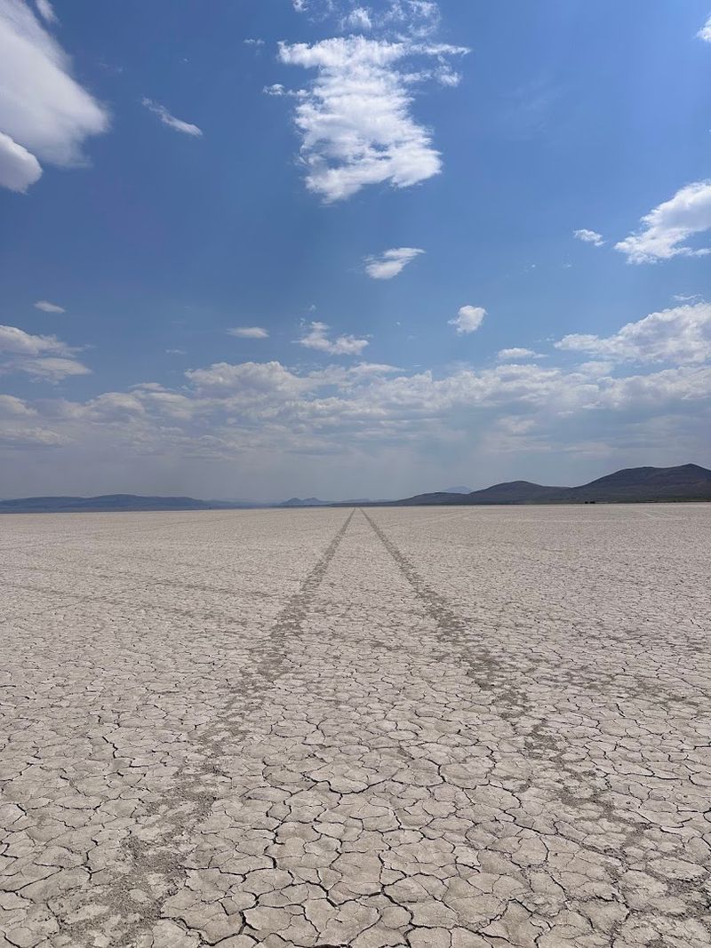 10 Unexpected Places In Oregon That Are Almost Too Gorgeous To Believe - Decor Hint Alvord Desert, Harney County