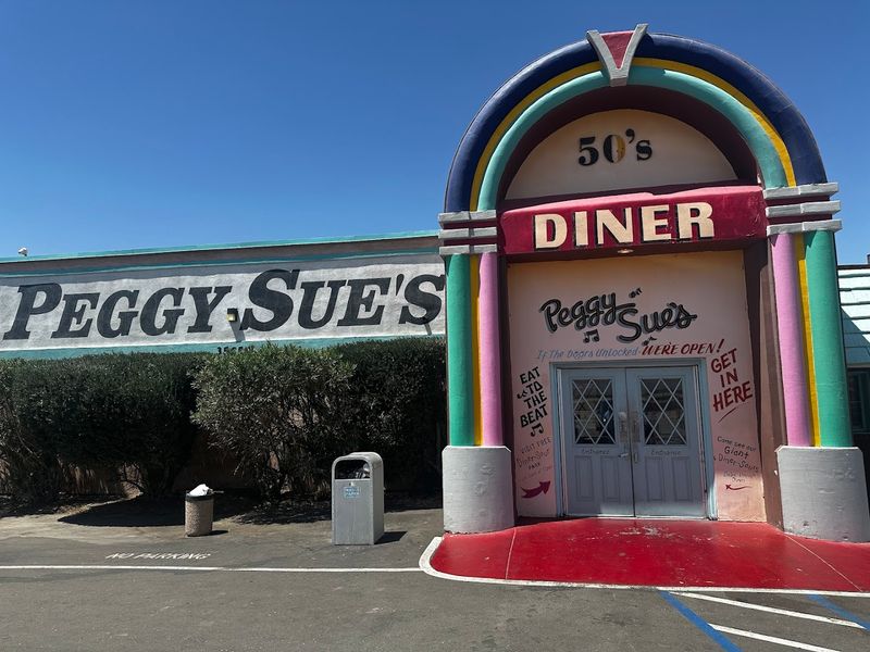 Peggy Sue's 50's Diner, Yermo