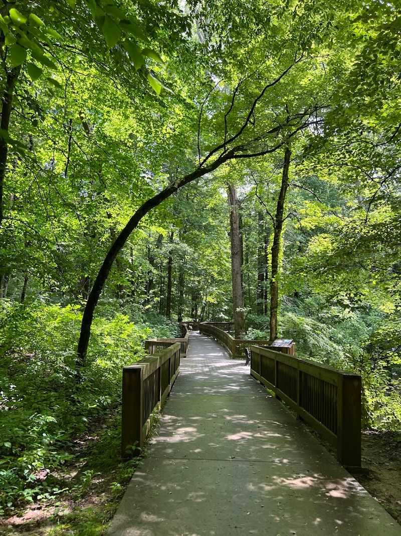 Mammoth Cave National Park - Echo River Spring Trail