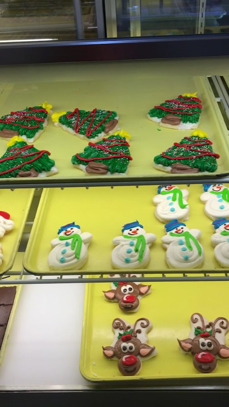 Seasonal Treats And Holiday Traditions Worth Planning Around