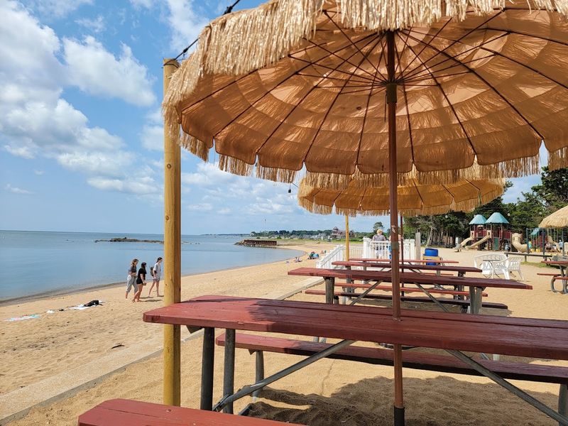 M&J Beach Grille And Seafood, Madison