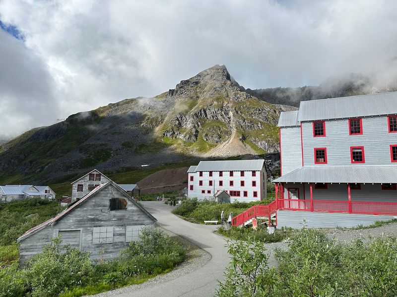 10 Little-Known Alaska Spots That Feel Completely Off The Map - Decor Hint Independence Mine State Historical Park