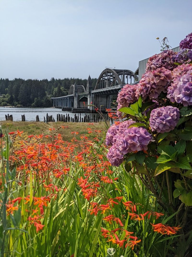 These 10 Charming Oregon Towns Are Almost Too Pretty To Be Real - Decor Hint Florence