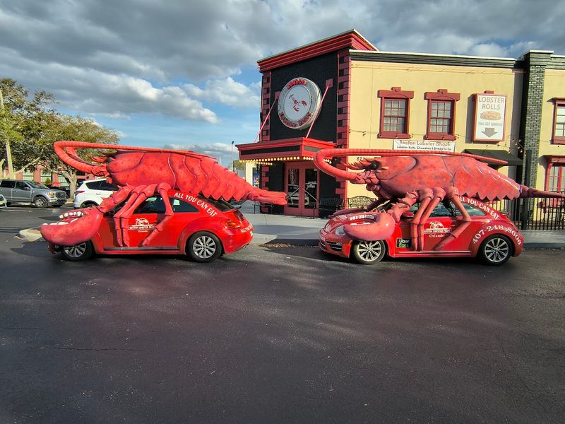 This Orlando Seafood Buffet Keeps Drawing Visitors From Across Florida - Decor Hint Why People Drive Hours Just To Eat Here