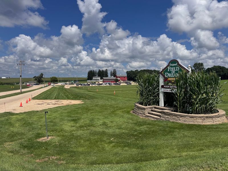 Travelers Keep Returning To This Historic Iowa Field Of Dreams Location - Decor Hint Small-Town Charm And Nearby Attractions