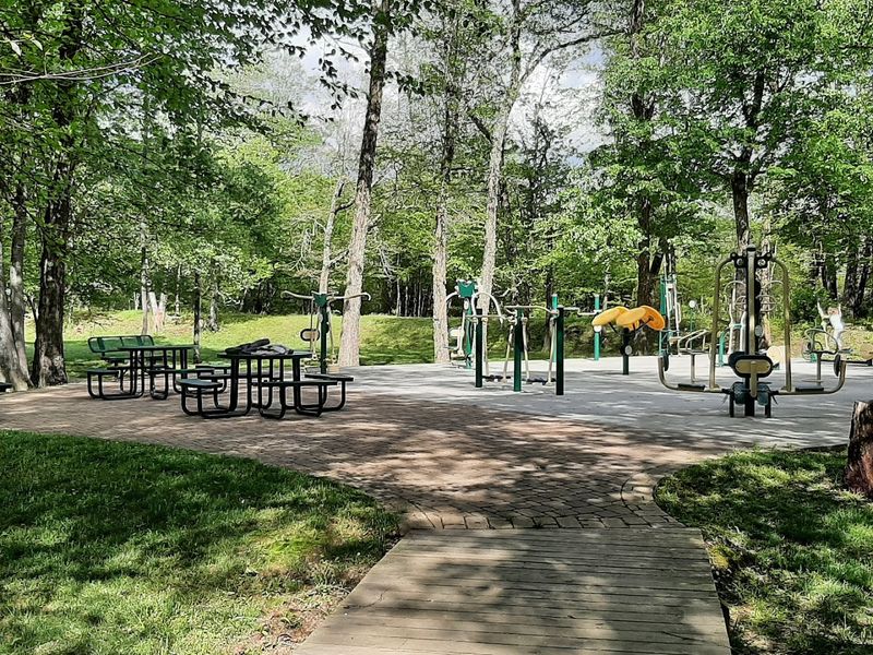 Meeks Park: A Family-Friendly Gem Right In The Heart Of Town