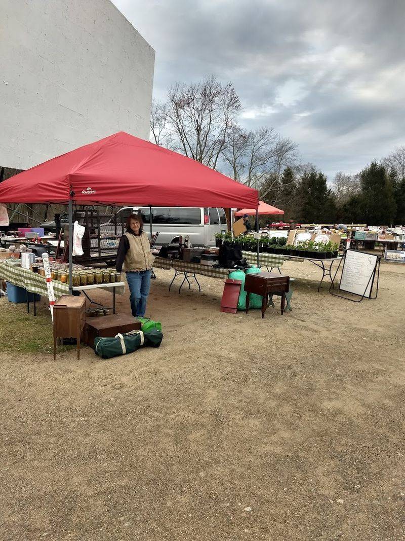 Mansfield Marketplace, Mansfield Center