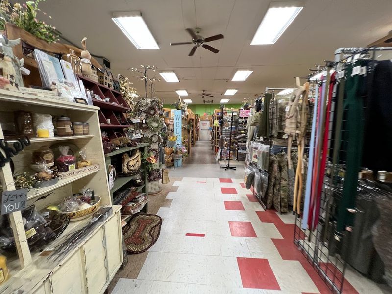 Crazy Frank's Flea Market, Mineral Point
